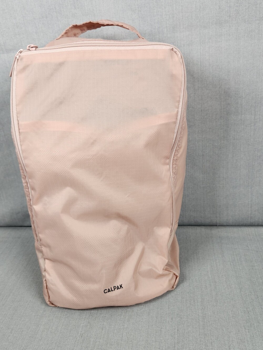 Calpak shoe cube bag with inside pocket, zipper closure carrying strap Mauve